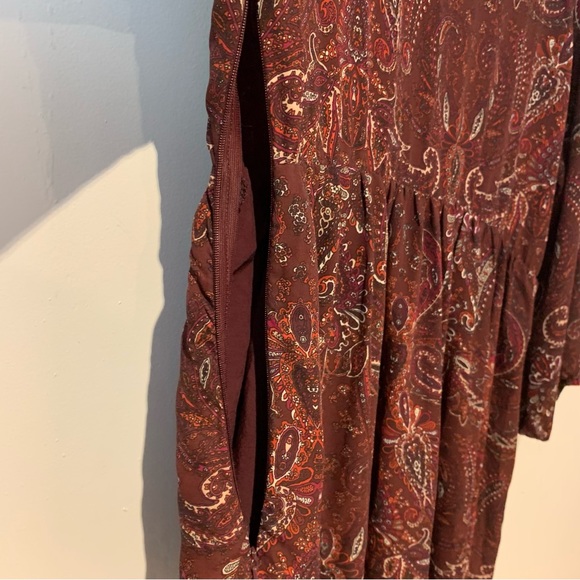 🔥2/$10🔥 F21 Burgundy Paisley 3/4 Length Sleeve Mini Dress - Picture 6 of 7